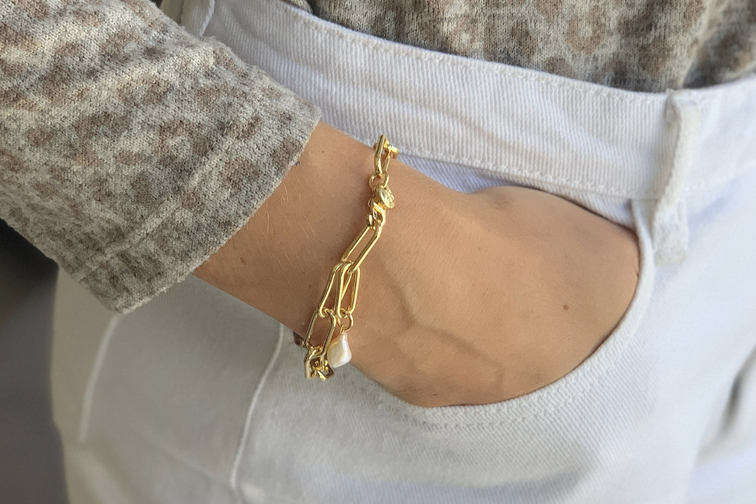 Ukelele Gold Chain Charm Bracelet - Boho Betty
